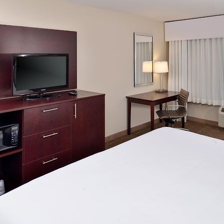 Holiday Inn Express Hotel & Suites Lafayette By Ihg Exterior photo