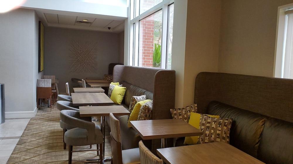 Holiday Inn Express Hotel & Suites Lafayette By Ihg Exterior photo